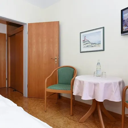 Hotel-Pension Störtebeker-2